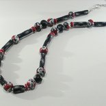 Collana millefiori bianco, nero e rosso versione B