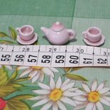 1 SET CERAMICA 1 TEIERA 2 TAZZINE + 2 PIATTINI  ROSA MINIATURA 
