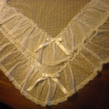 tovaglia di tulle ricamato e trina