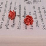 ORECCHINI PER LOBO CON ROSE IN RESINA COLOR ROSA ANTICO