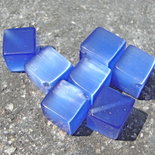 5 perle blu celeste oltremare a cubo cateye - occhio di gatto