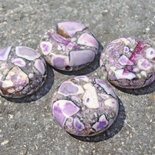 2 perle a pastiglia grande in pietra sintetica viola - effetto granito