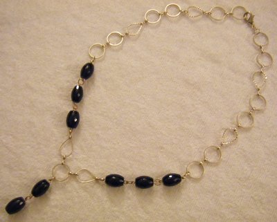 collana con catena in metallo colore argento e pietre dure ,onice nero, collana con catena in metallo colore argento e pietre dure ,onice nero,