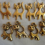 8 gattini 2 modelli color oro
