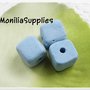 10 pz PERLE QUADRATE IN ARGILLA COLOR AZZURRO CIELO 9mm