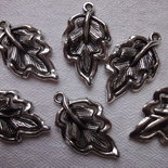 6 foglie in argento tibetano 28x16mm.