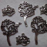 3 alberi con uccellino + 3 nidi con uova
