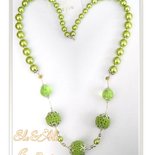 COLLANA REALIZZATA ALL'UNCINETTO CON PERLE VERDI