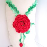 Collana girocollo uncinetto  Rosa rossa