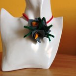 spilla con fiori stilizzati
