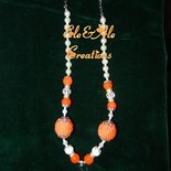 COLLANA ARANCIONE E BIANCA REALIZZATA ALL'UNCINETTO