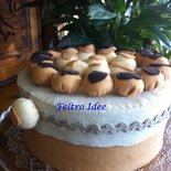Torta - scatola portaoggetti decorata a mano