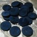 espositori per anelli in velluto colore blu