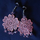 orecchini in macrame' con svaroski rosa