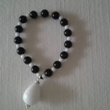 bracciale con pietre dure e pendente