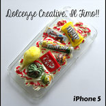 Cover Iphone 5 panna, fragole, kinder bueno, big babol, kit kat, milk, fruit joy, m&m, zucchero filato