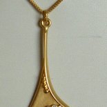 collana con catenina e ciondolo