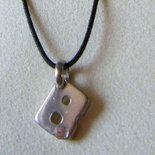 collana con cordino e ciondolo lettera  ,,B,,