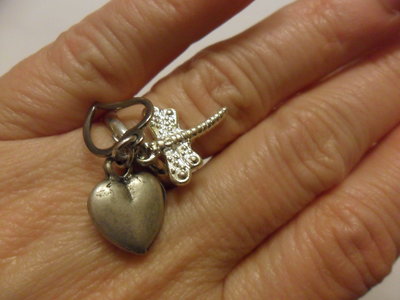 Anello con ciondoli cuore Anello con ciondoli cuore