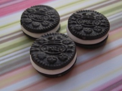 3 pendenti OREO in fimo - 3x CUTE MINI OREO CHARMS beads in polymer clay / fimo / cernit 3 pendenti OREO in fimo - 3x CUTE MINI OREO CHARMS beads in polymer clay / fimo / cernit