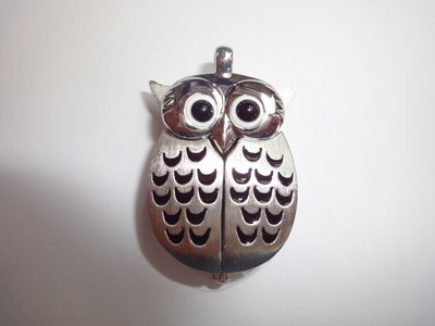 Delizioso ciondolo " gufetto " con orologio acciaio 