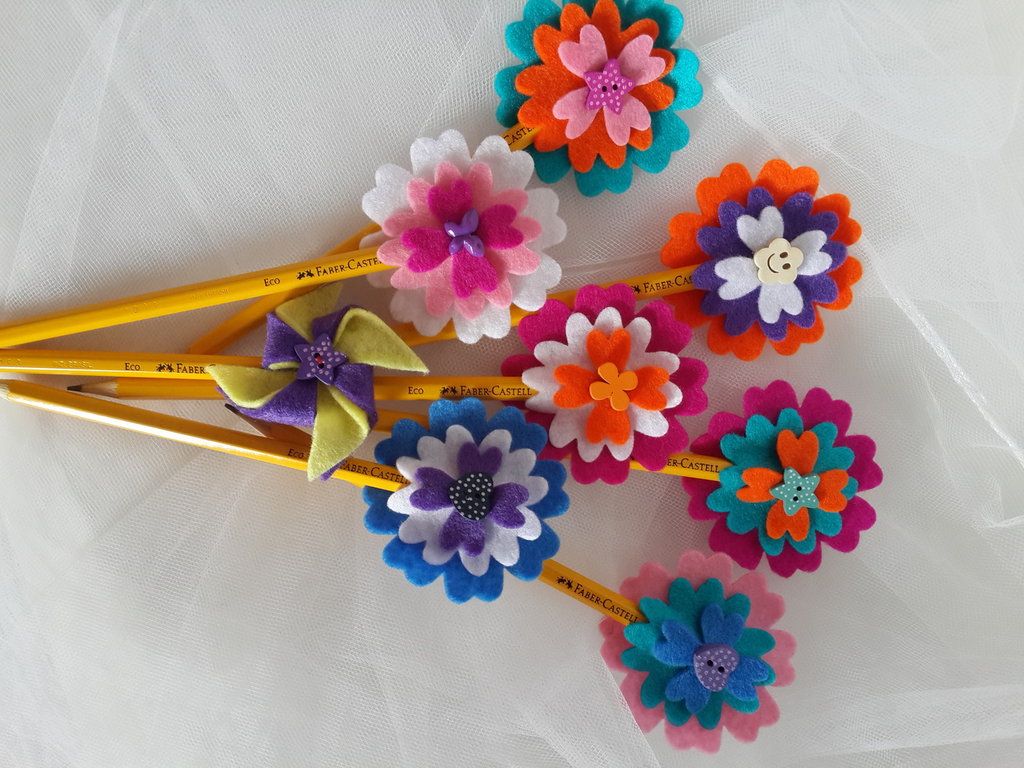 Matite con fiori e cuori di feltro fatti a mano bambini per l ...