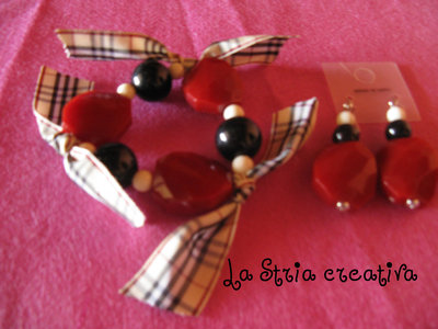 bracciale e orecchini " burberry" bracciale e orecchini " burberry"