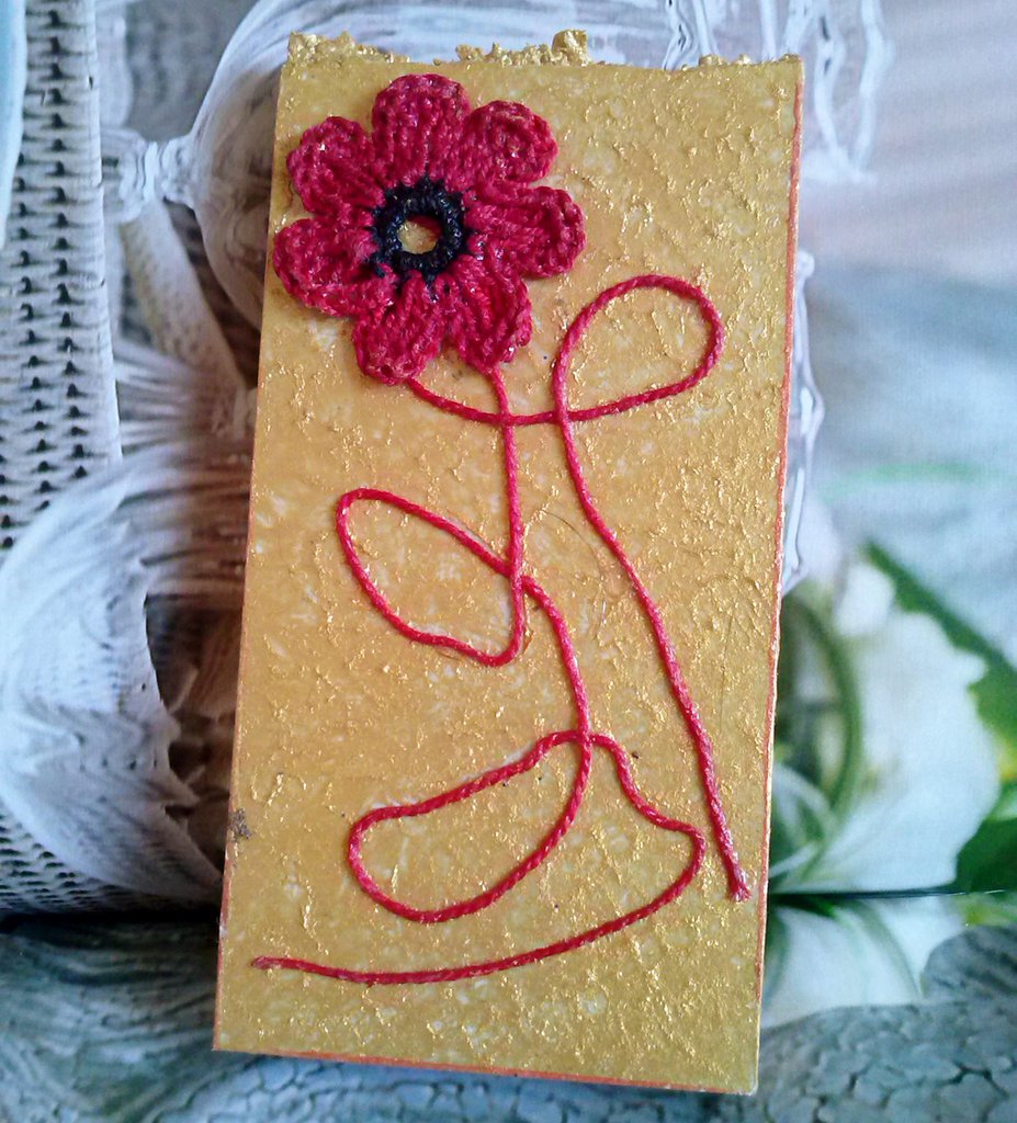 Magnete quadro calamita rosso oro uncinetto dipinto mano pezzo ... Hobby uncinetto