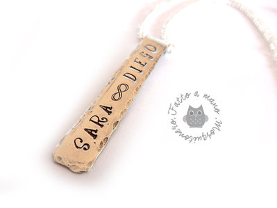 Collana donna con incisione nomi e simbolo infinito su metallo targhetta medaglietta argento personalizzabile Collana donna con incisione nomi e simbolo infinito su metallo targhetta medaglietta argento personalizzabile