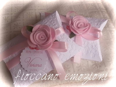 scatoline cuscino con rosa scatoline cuscino con rosa
