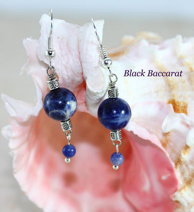 Orecchini con perle di Sodalite Orecchini con perle di Sodalite