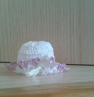 Bomboniera cappellino ad uncinetto Bomboniera cappellino ad uncinetto