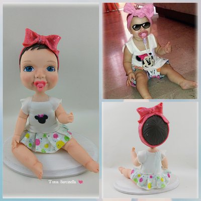 Statua cake topper in porcellana bimba con fiocco Statua cake topper in porcellana bimba con fiocco