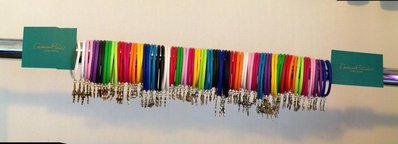 Bracciali in pvc colorato e ciondoli Bracciali in pvc colorato e ciondoli