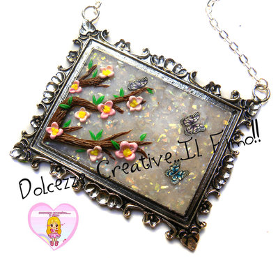 Collana con cammeo - quadro - stile Japan con fiori di ciliegio e farfalle Collana con cammeo - quadro - stile Japan con fiori di ciliegio e farfalle