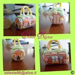 Miniatura da collezionare della borsa casina di marzapane braccialini...realizzata a mano in fimo cernit