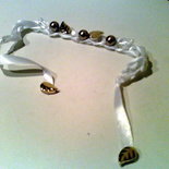 bracciale bianco raso e applicazioni