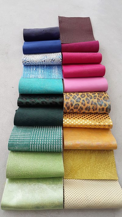 20 Pezzi di pelle del nostro stock di pellami di fantasia, 12 cm x 15 cm C39 20 Pezzi di pelle del nostro stock di pellami di fantasia, 12 cm x 15 cm C39