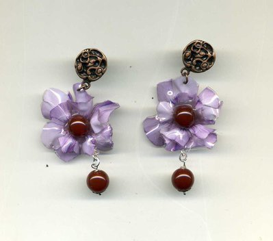 Orecchini pendenti con fiore doppio in sospeso trasparente viola glicine Orecchini pendenti con fiore doppio in sospeso trasparente viola glicine