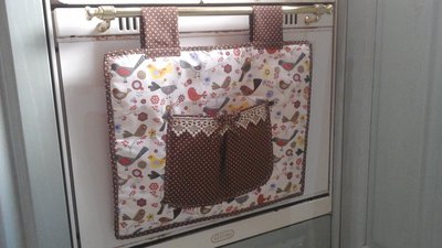 copriforno country in beige e marrone copriforno country in beige e marrone