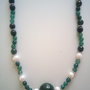 collana lunga pietre verdi e perle barocche