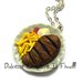 Collana Piatto Con fetta di carne e patatine fritte - con ketchup  e maionese - handmade - miniature - idea regalo