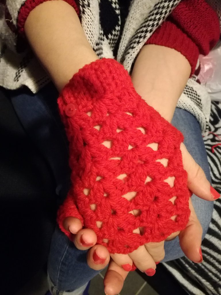 Guanti Senza Dita In Puro Cashmere Donna: Fatti A Mano In Scozia, Confezione Regalo Di Lusso