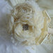 Bouquet di fiori in tessuto champagne con perle e strass 