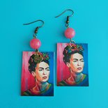 Orecchini di carta pendenti Frida Kahlo con perla di giada rosa.