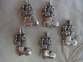 10 Ciondoli Scarponi di Natale in Metallo color argento 20x12 mm.