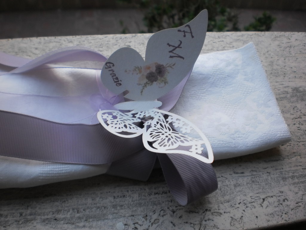 50 Scatole Bomboniera Matrimonio A Forma Di Farfalla | Portaconfetti Bianco Perlato 10,5x10,5x6,5 Cm