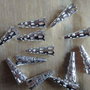 30 Coni copriperla traforati filigranati  metallo argento chiaro, 22x8 mm