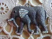 Ciondolo Elefante color acciaio antico con strass molto rifinito 53x42 mm.
