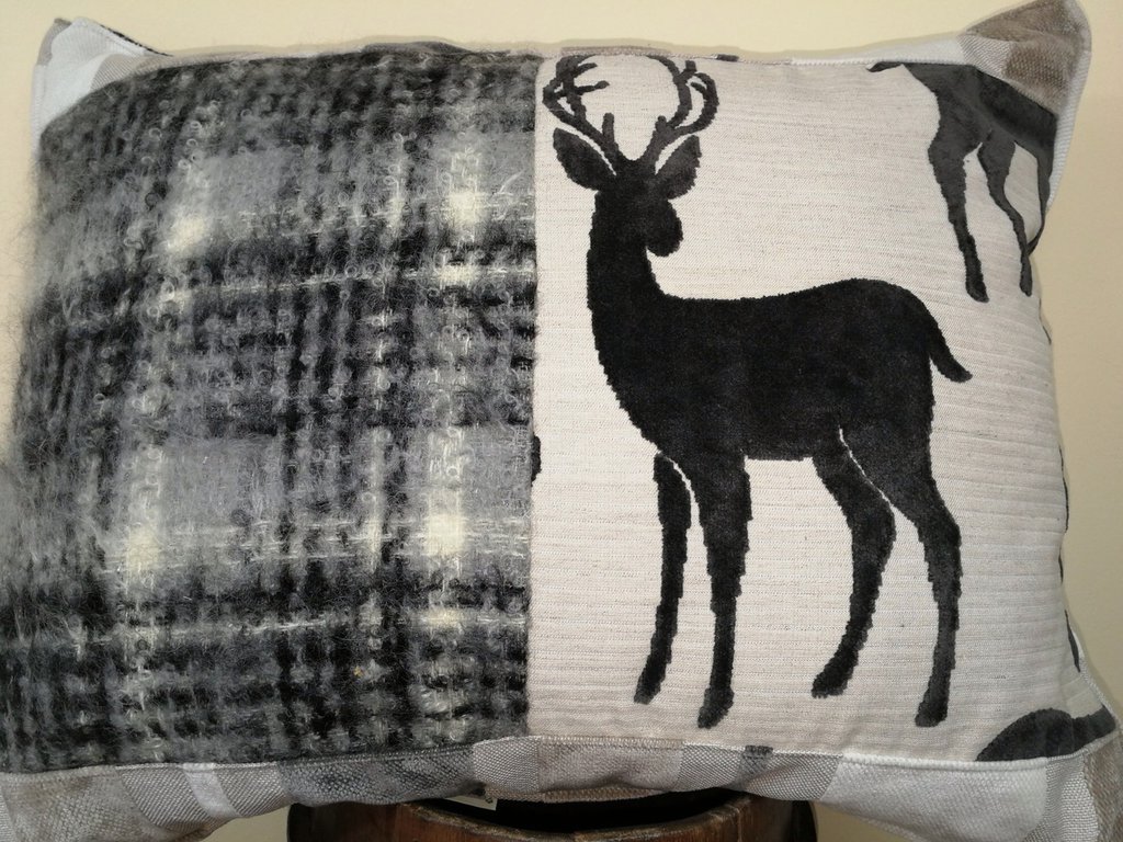 PANOD Federa Per Cuscino Patchwork 45x45 Cm - Velluto Nero Effetto Seta Con Righe In Pelle Dorata - Cerniera Nascosta